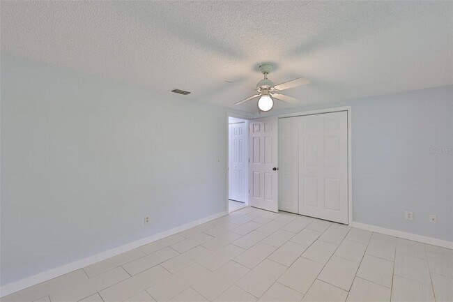 Building Photo - 423 Flamingo Dr