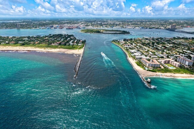 Building Photo - 214 33rd St