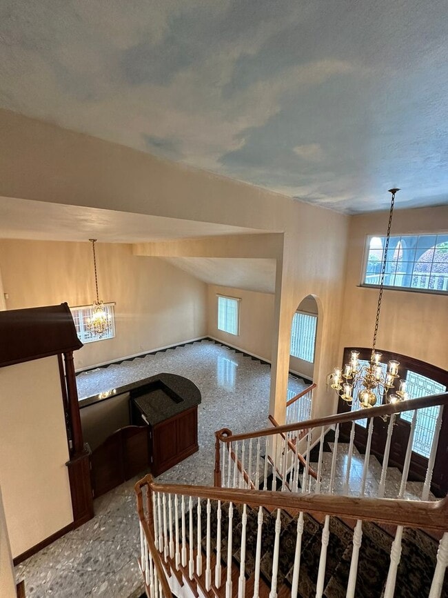 Building Photo - Exquisite Belmont Estate with Luxurious Am...