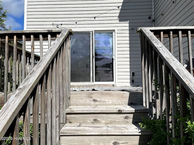 Building Photo - 203 S Pine St