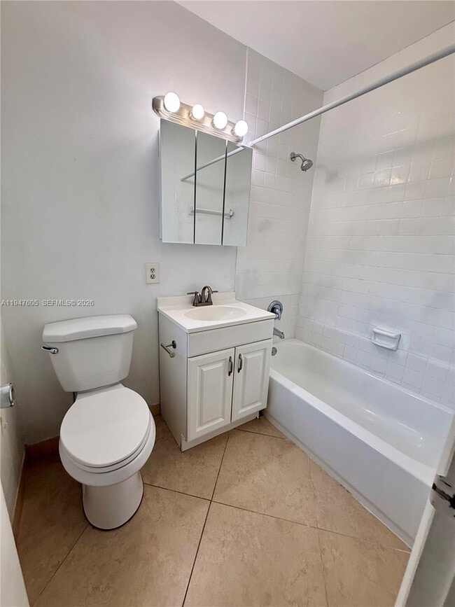 Building Photo - 10 SE 9th Ave