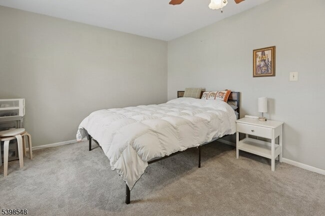 Building Photo - 360 Cotswold Pl