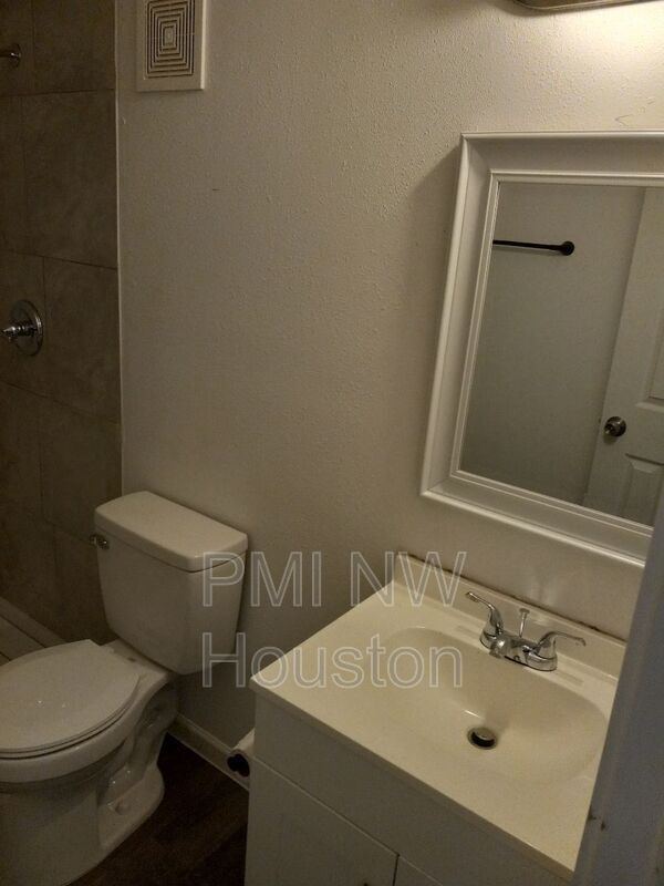 Building Photo - 2681 Gessner Rd