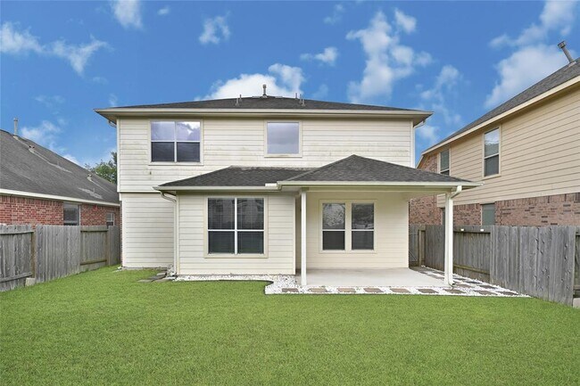 Building Photo - 26418 Richwood Oaks Dr