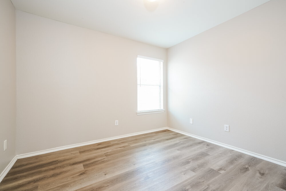 Building Photo - 1345 Meadowbrook Ln