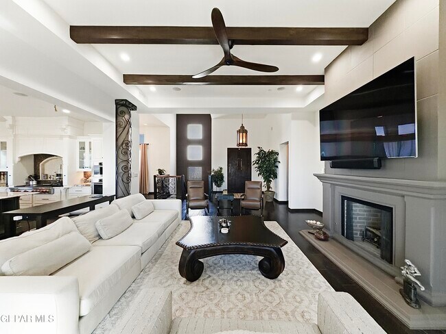 Building Photo - 444 San Clemente Dr