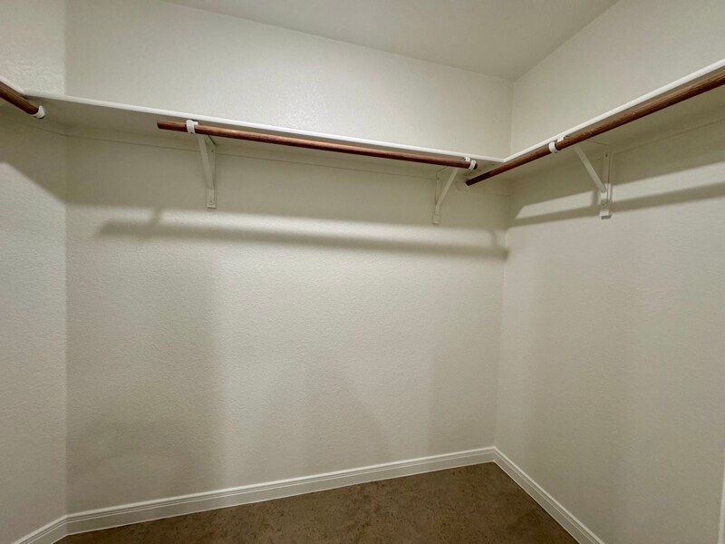 Building Photo - 914 Switchgrass Dr