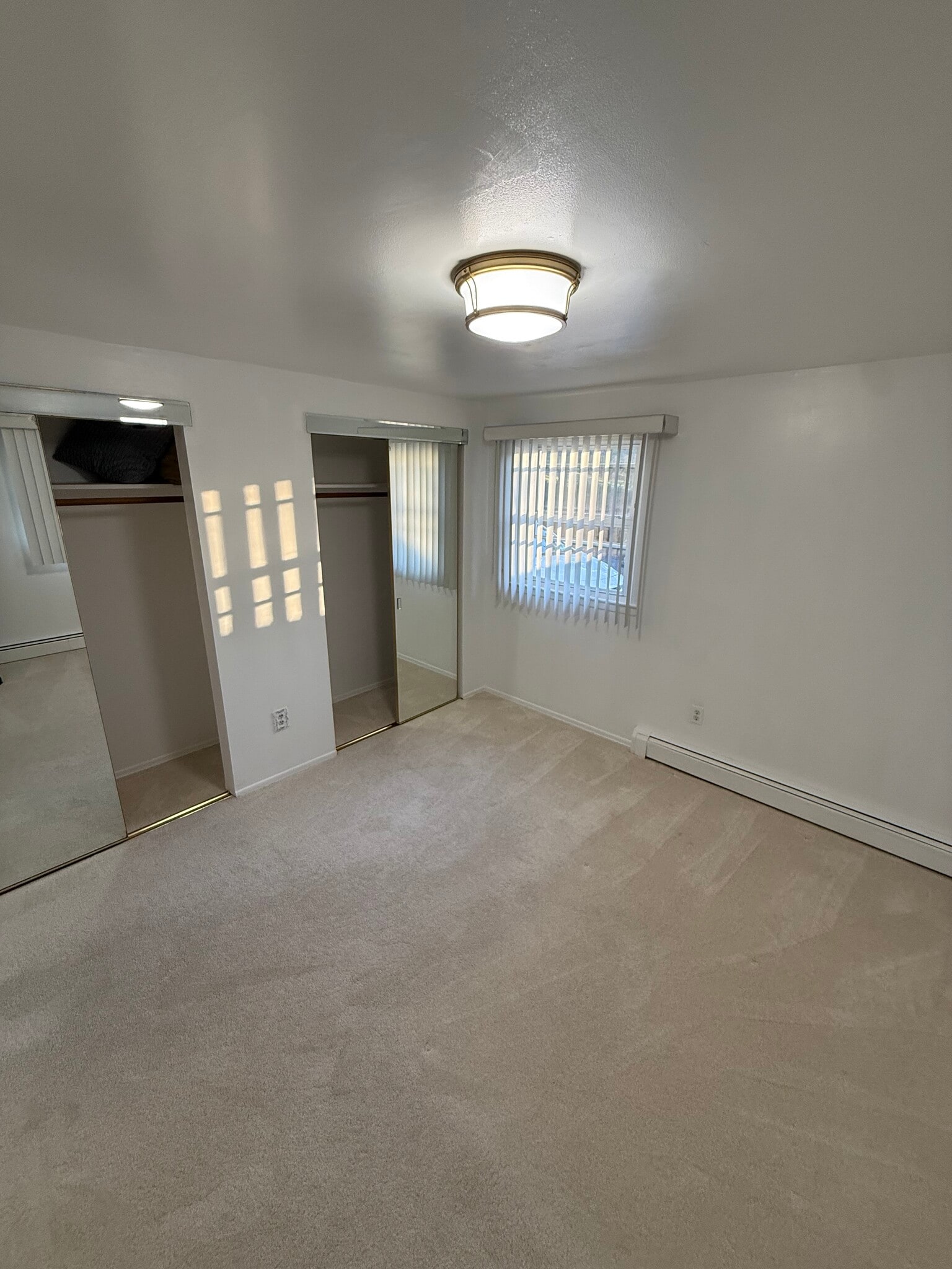 Building Photo - 2355 Vista Ct