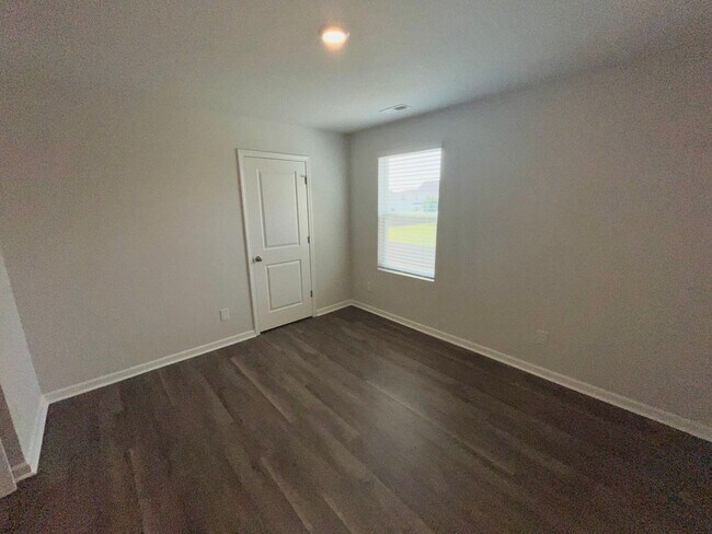 Building Photo - 503 Sandy Holw Dr