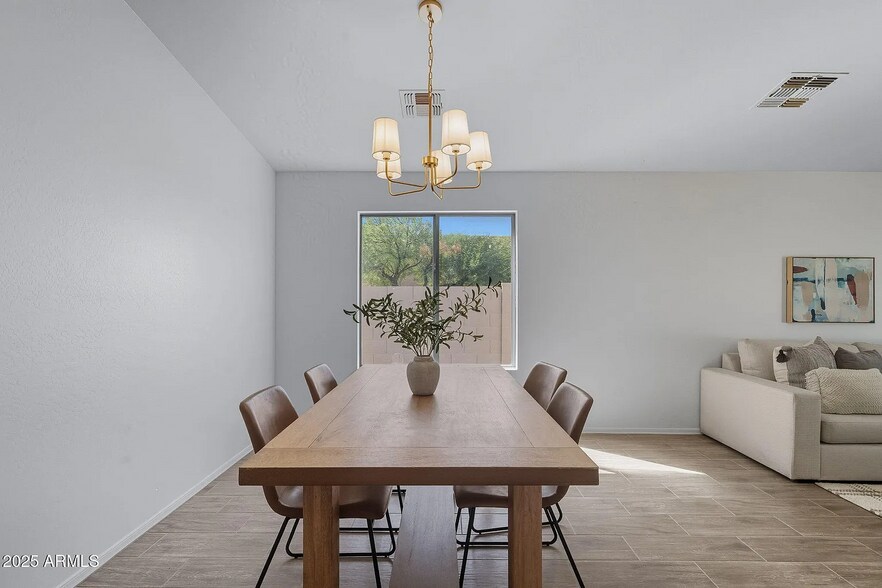 Building Photo - 2148 N Santiana Pl