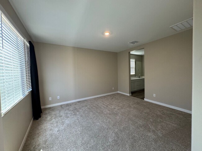 Building Photo - 2048 W Sienna Bouquet Pl
