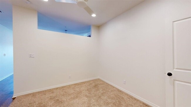 Building Photo - 206 N Main St