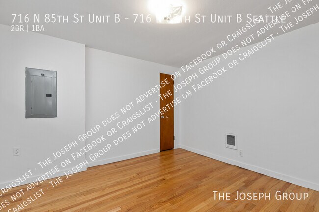 Building Photo - 716 N 85th St