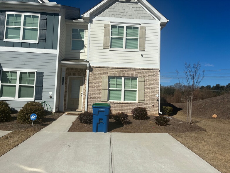 Building Photo - Room in Townhome on Shaffer Ct