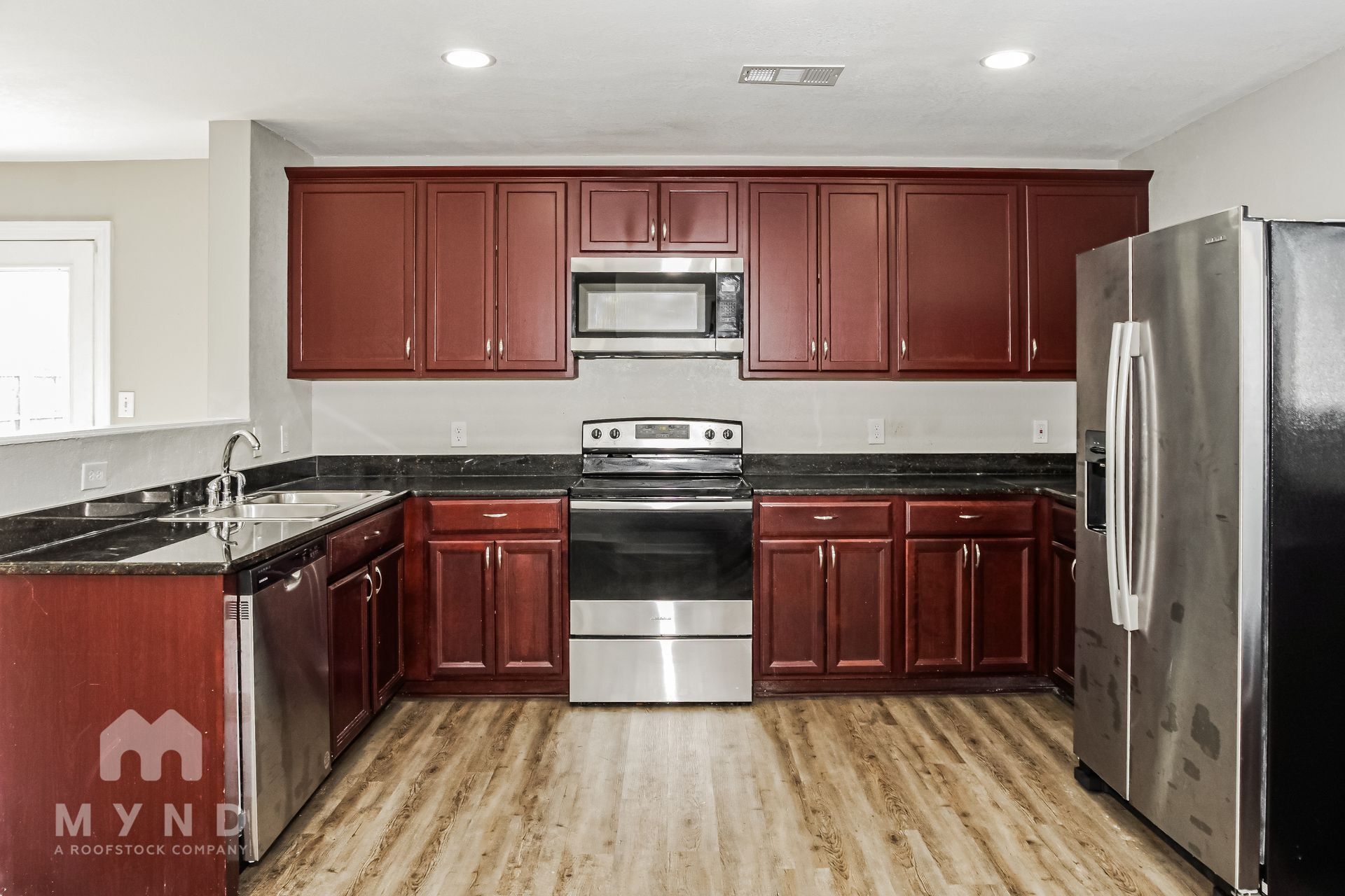 Building Photo - 3225 Lakeland Dr SW