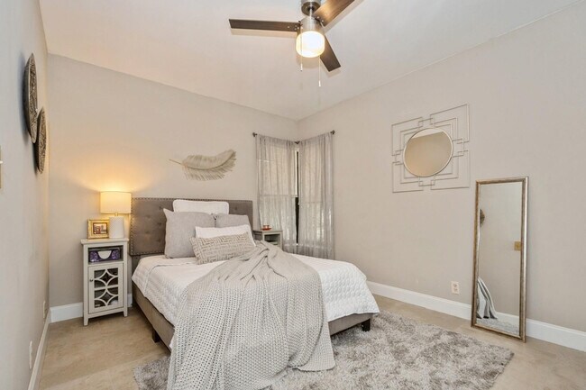 Building Photo - 4485 Carambola Cir S