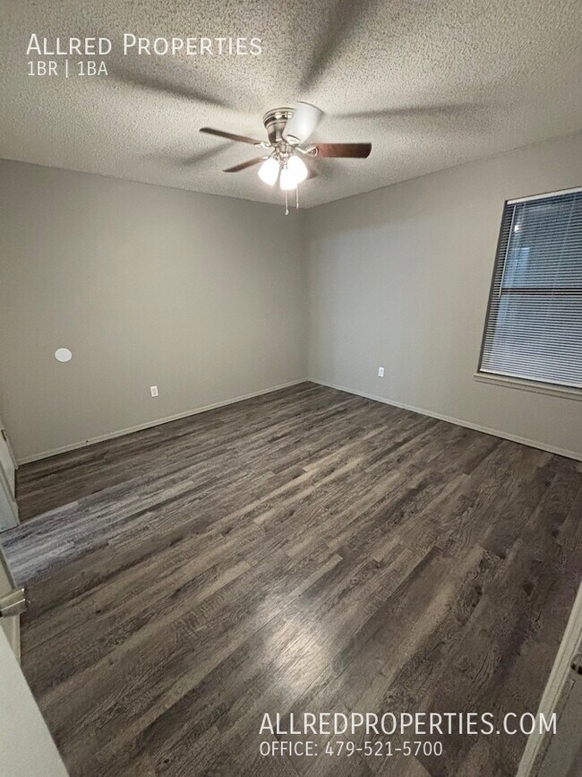 Building Photo - 1390 W Wedington Dr