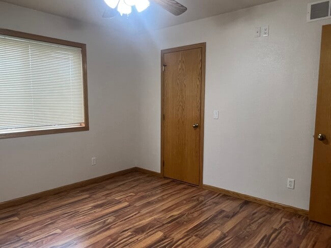 Building Photo - 4248 Red Hawk Dr SE