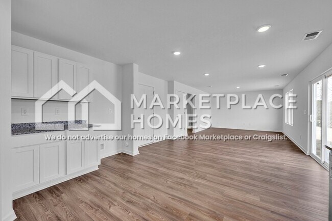 Building Photo - 327 Orchid Ln