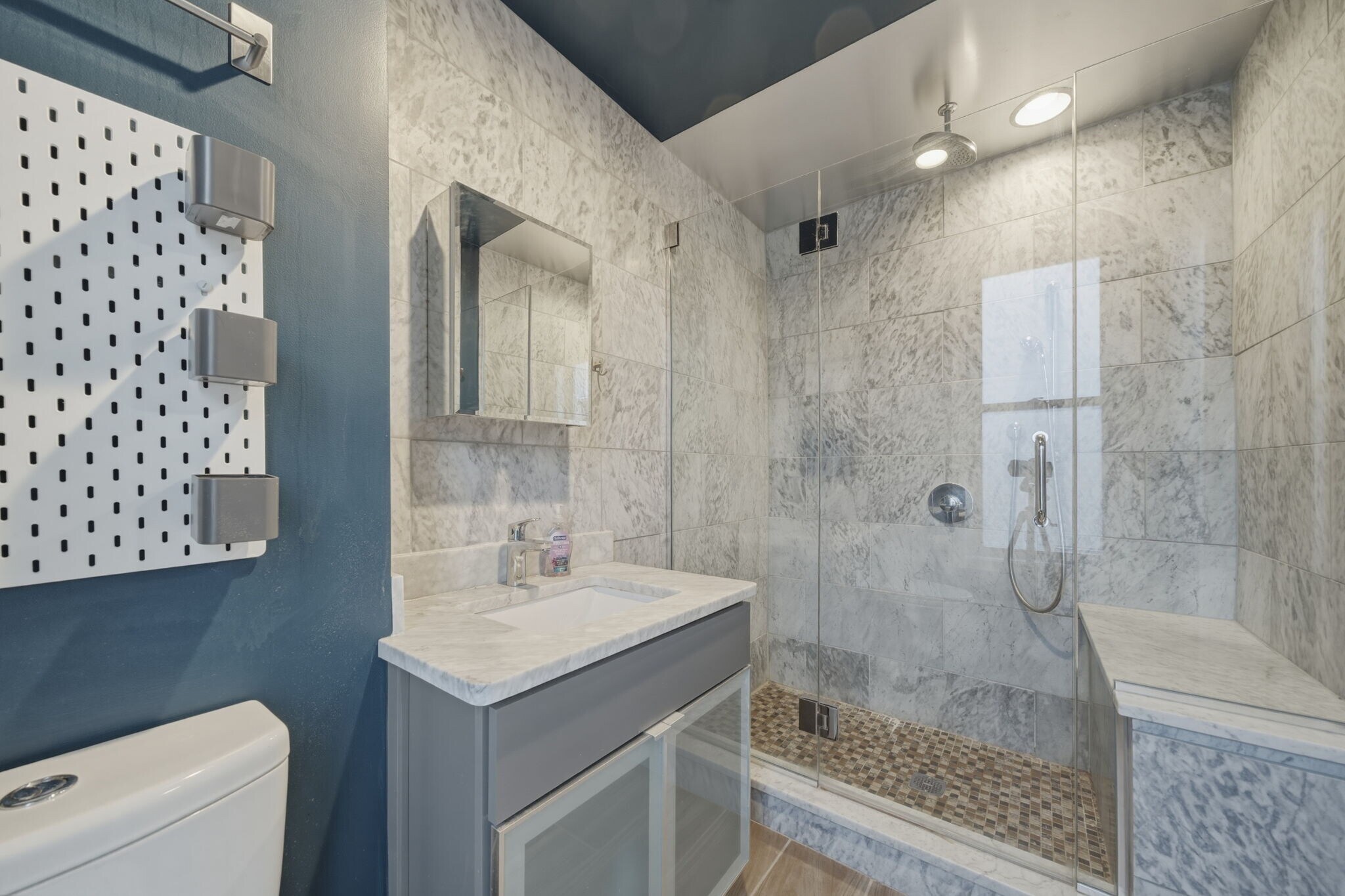 Building Photo - 186 Paris St