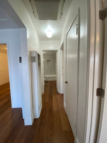 Building Photo - 3402 Mayfair Dr S