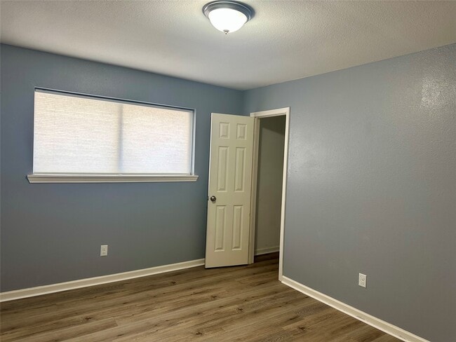 Building Photo - 15770 Chimney Rock Rd