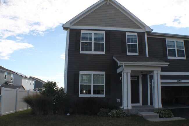 Building Photo - 3759 St James Ct
