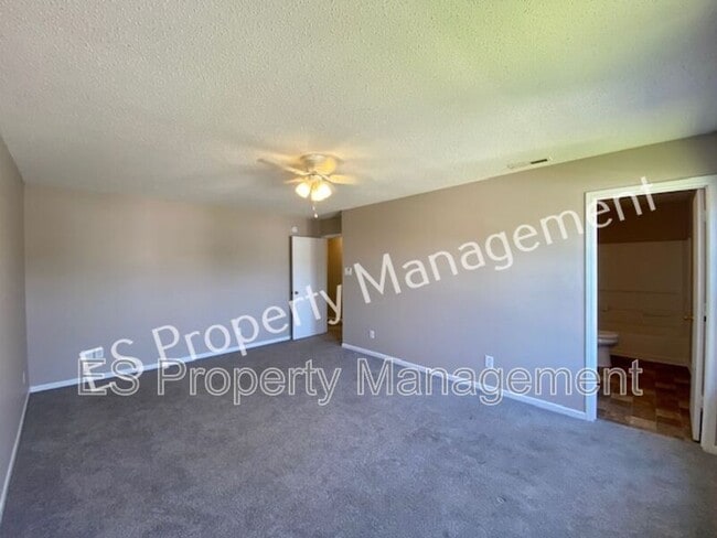 Building Photo - 8415 Ash Grove Dr