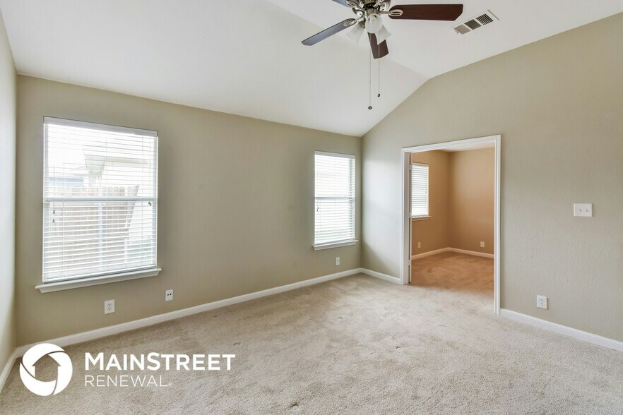 Building Photo - 9030 Trumpet Cir