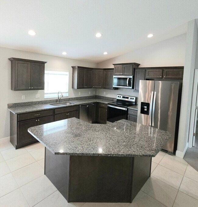 Building Photo - 5478 SW 128th Pl