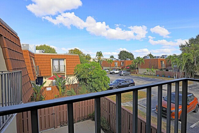 Building Photo - 5219 Cedarbend Dr