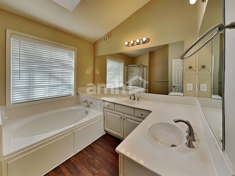 Building Photo - 1785 Summit Edge Cir