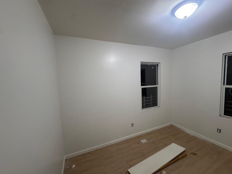 Building Photo - 60 S 12th St