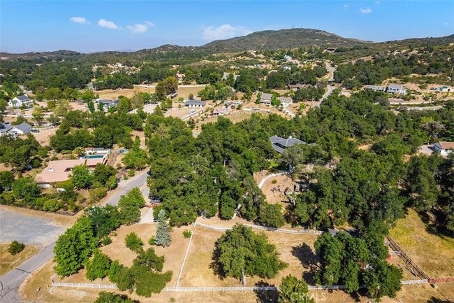 Building Photo - 35455 El Niguel Rd