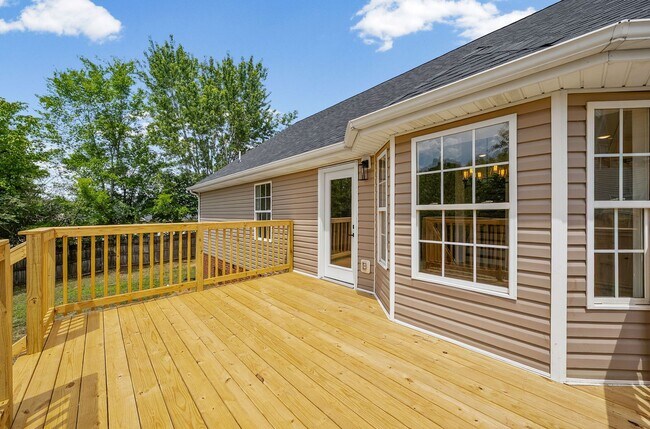 Building Photo - 270 Harold Dr