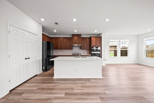 Building Photo - 424 Princewood Dr