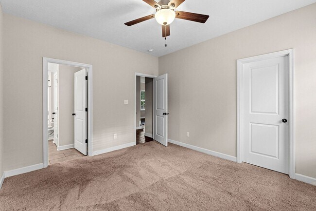 Building Photo - 302 Dorn St