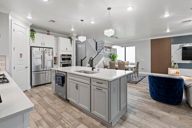 Building Photo - 8196 Cinch Way