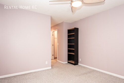 Building Photo - 10509 Ballentine-