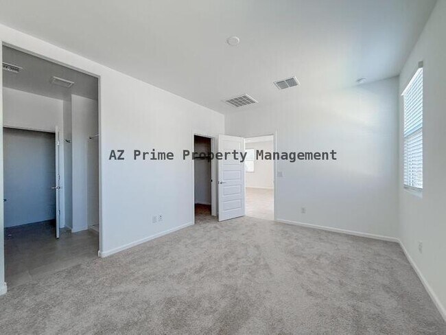 Building Photo - 9810 W Pinchot Ave