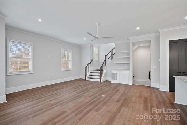 Building Photo - 805 Naples Dr