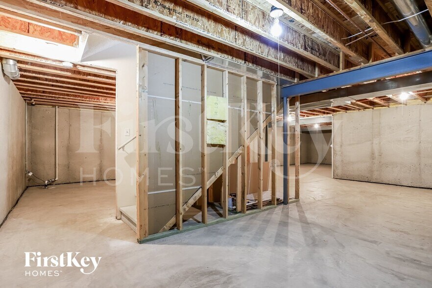 Building Photo - 3638 Arpent St