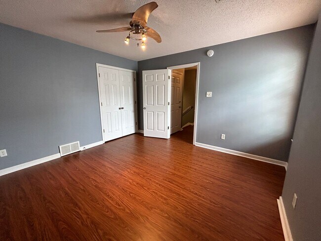 Building Photo - 6836 Kamali Ave