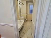 Building Photo - 364 Riverway