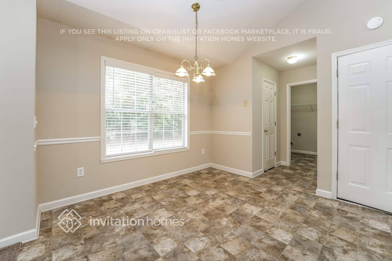 Building Photo - 2315 Shady Oaks Dr