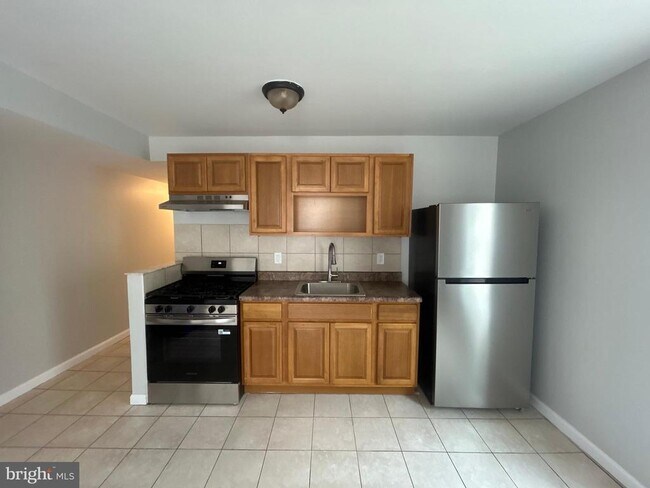 Building Photo - 531 Brinton St