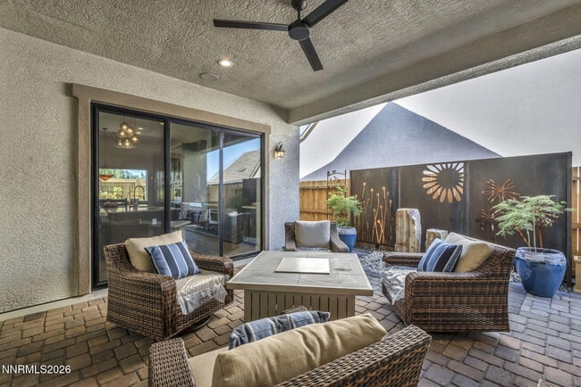 Building Photo - 2958 Saddle Peak Dr