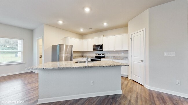 Building Photo - 3302 Bridgewood Dr