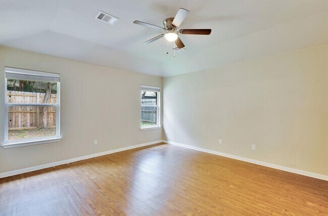 Building Photo - 507 King Eider Ln