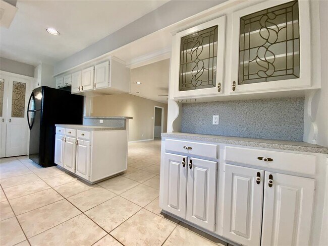 Building Photo - 2206 Tannehill Dr